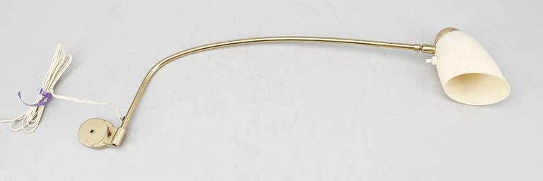 VÄGGLAMPA, mässing, 1900-talets mitt, sannolikt Tyskland.