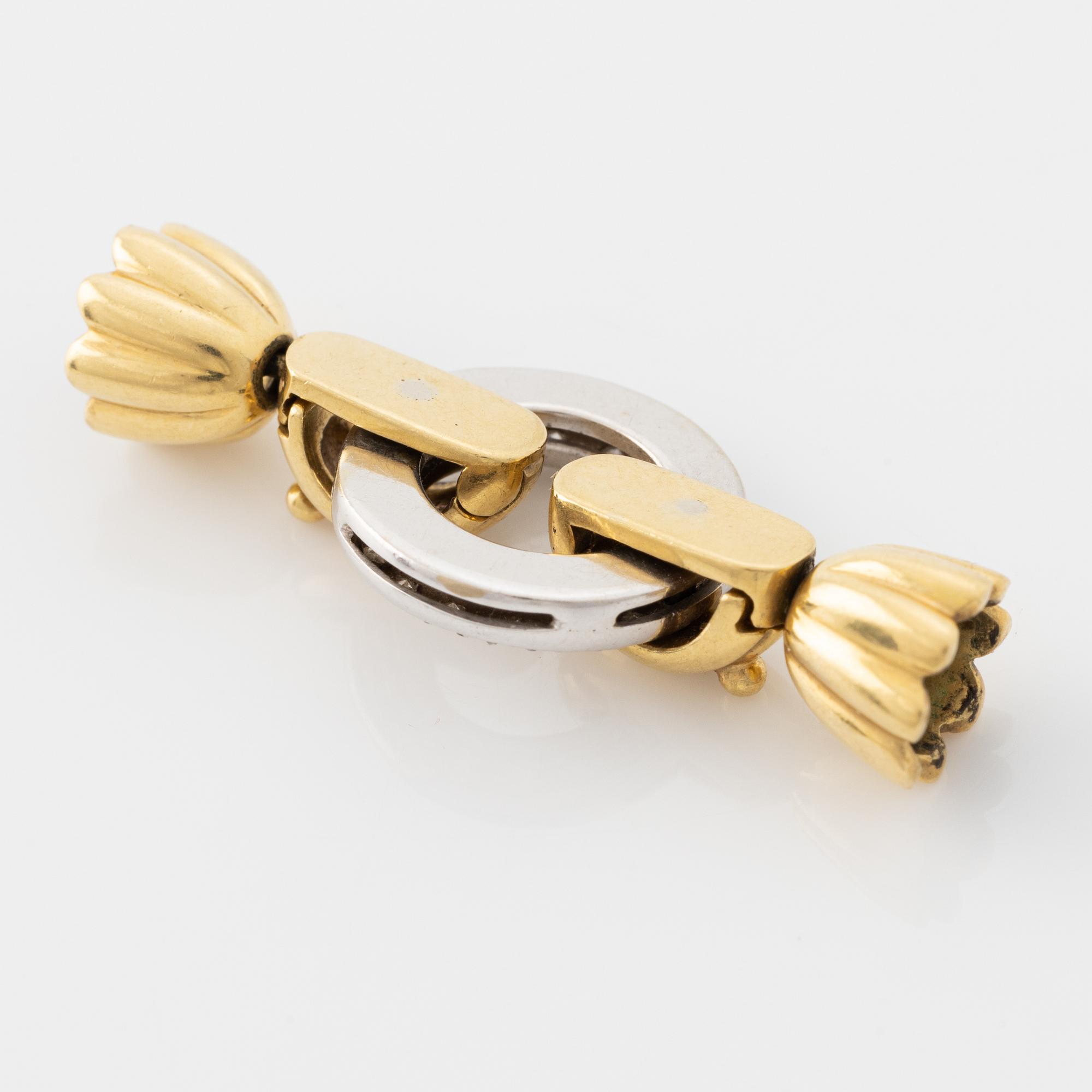 Clasp for pearl necklace, ring with eight cut diamonds.