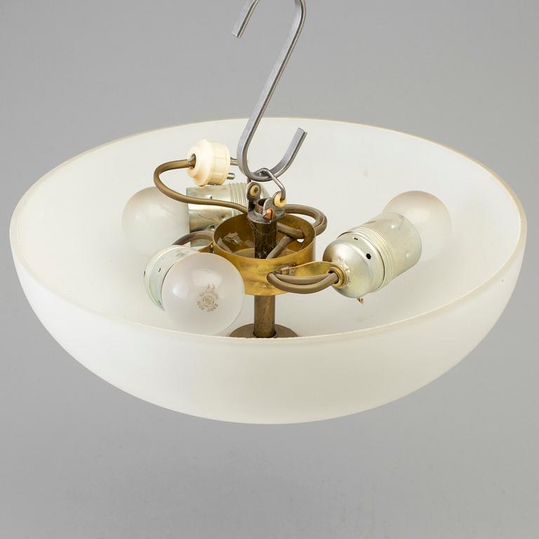 A late 20th century ceiling light.