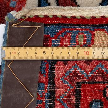 Matta, Hamadan, ca 275 x 205 cm.