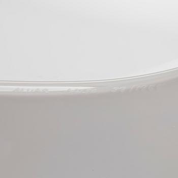Alvar Aalto, A '3028' dish signed Alvar Aalto Iittala, 89/1985.