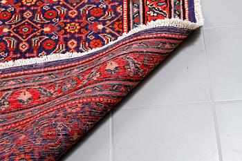 MATTA, troligen Sarouk, 315 x 205 cm.