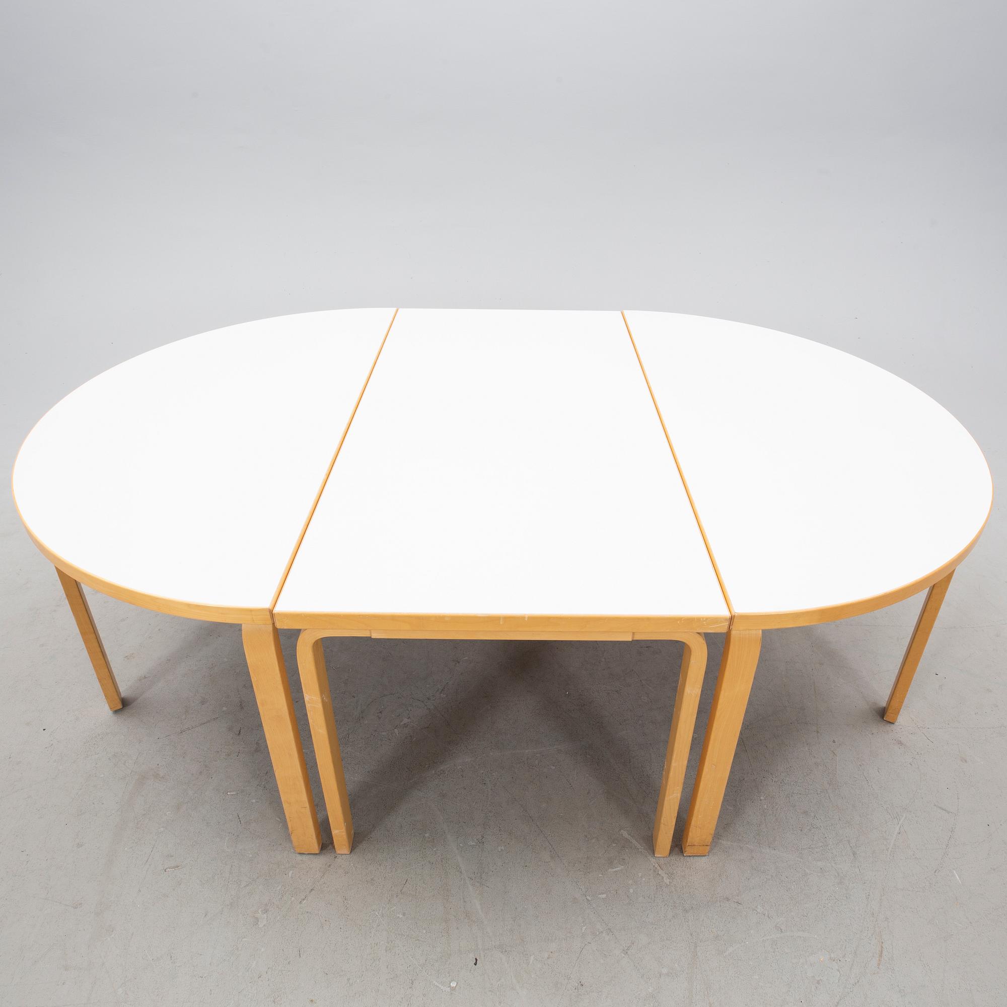 Alvar Aalto, bord modellnr 81a samt 95 Finland 2000-tal.