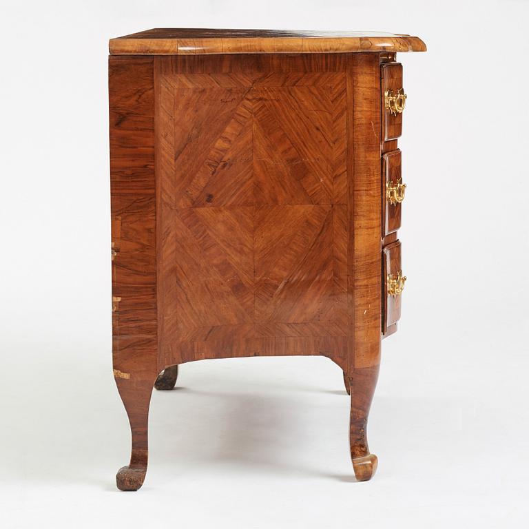 A Swedish late Baroque commode by Johan Hugo Fürloh (master in Stockholm 1724-1745).