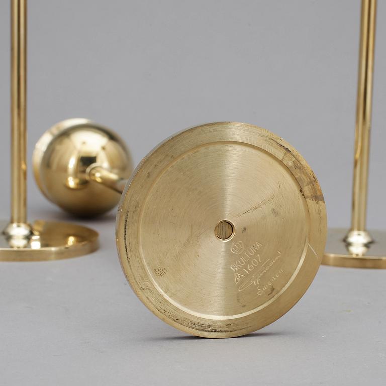 LJUSSTAKAR, 3 st, mässing, "Tulpan", Pierre Forsell, Skultuna, 1900-talets andra hälft.