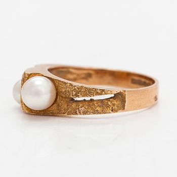 Björn Weckström, A 14K gold ring "Whisper" with cultured pearls for Lapponia 1971.