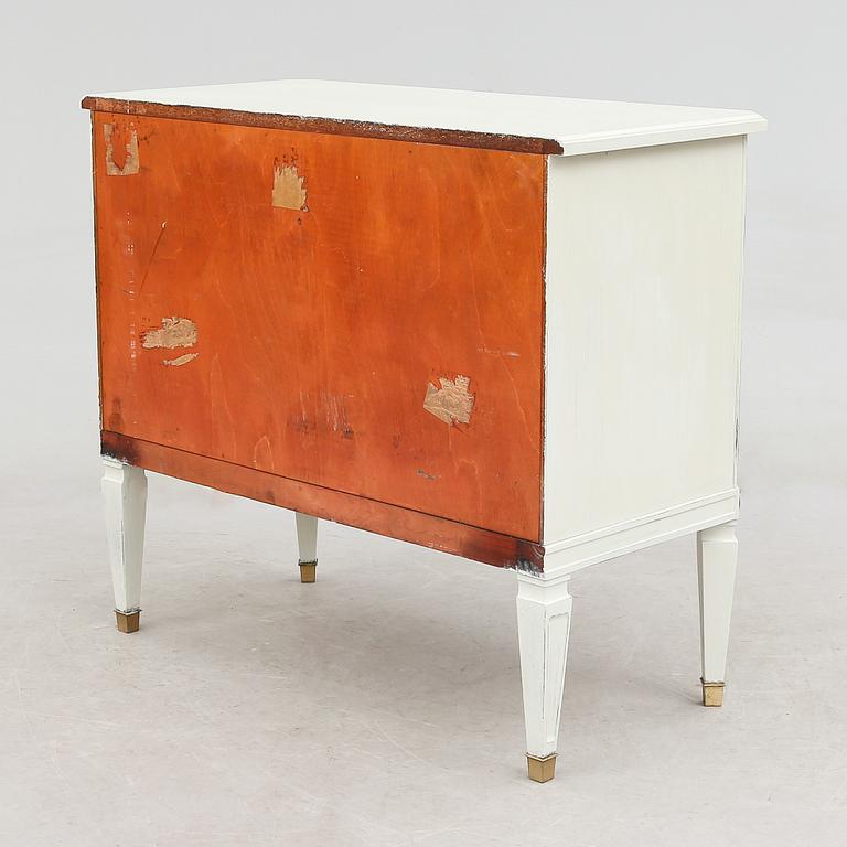 BYRÅ, gustaviansk stil, 1900-talets andra hälft.