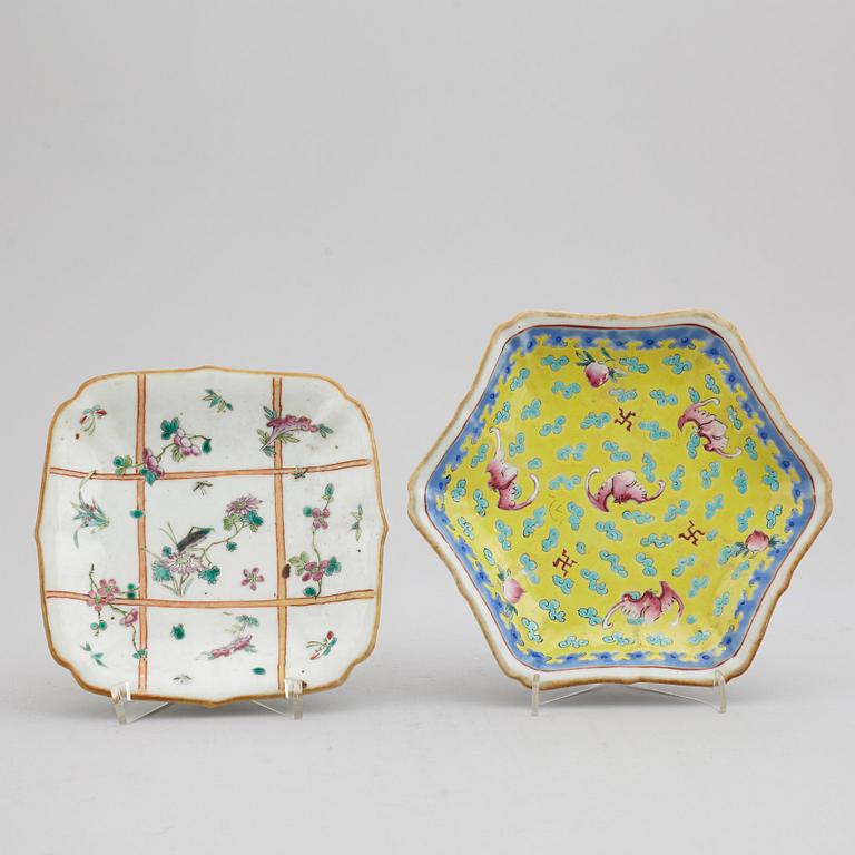 Two famille rose tazzas, late Qing dynasty, circa 1900.