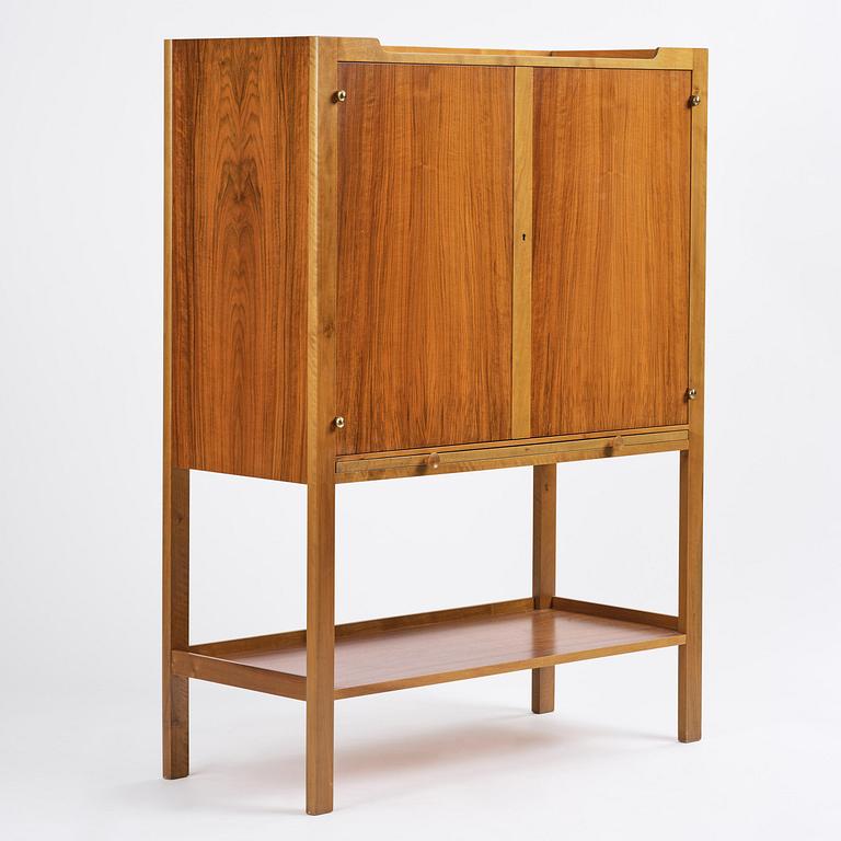 Josef Frank, skåp, modell "B 2135", Firma Svenskt Tenn, före 1985.