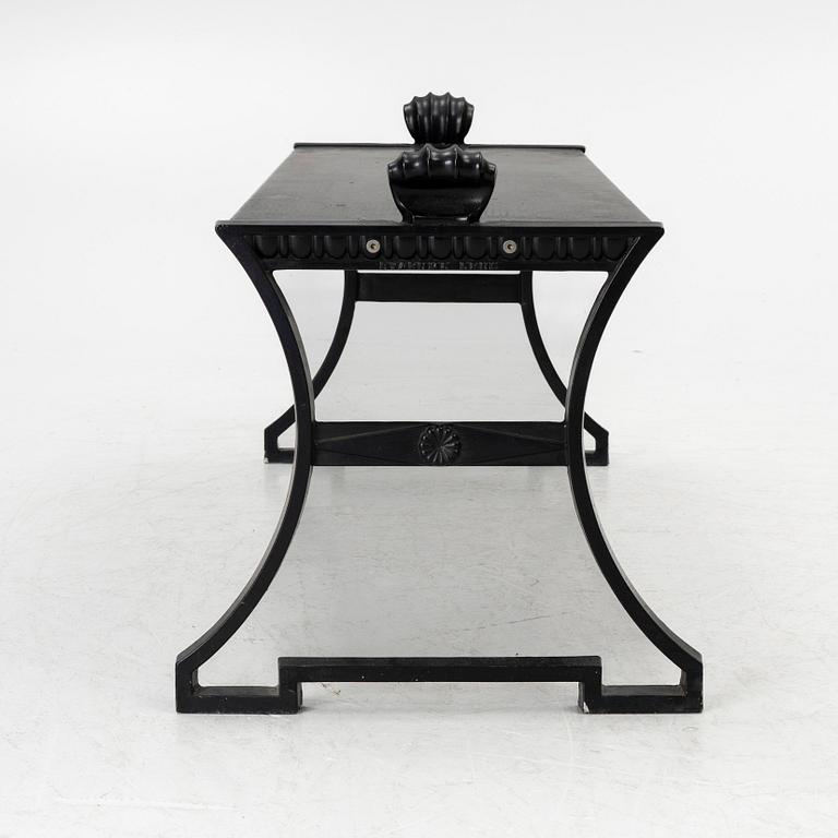 Folke Bensow, a 'Sneckan' bench, Byarums Bruk, end of the 20th century.