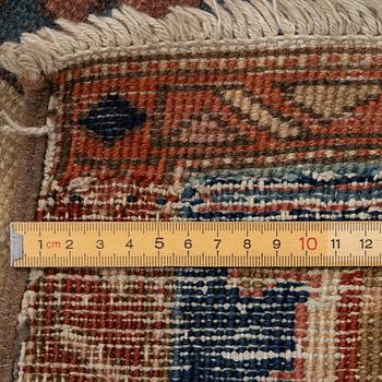 Matta, Antik Heris, Nordvästra Persien, ca 410 x 285 cm.