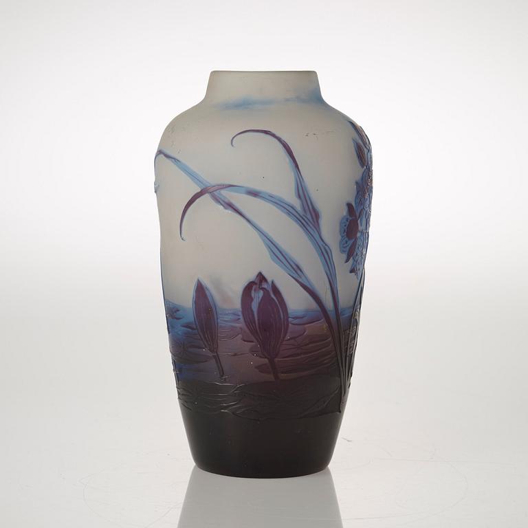 An Emile Gallé Art Nouveau cameo glass vase, Nancy, France.