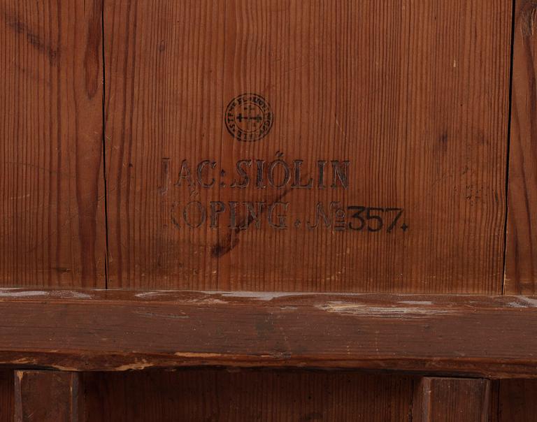 FÄLLBORD, märkt Jacob Siölin, nr 357, Köpings hallstämpel, 1700-talets andra hälft.