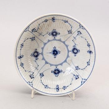 A 24 pcs Musselmalet service from Royal Copenhagen Denmark porcelain first half of the 20th century.