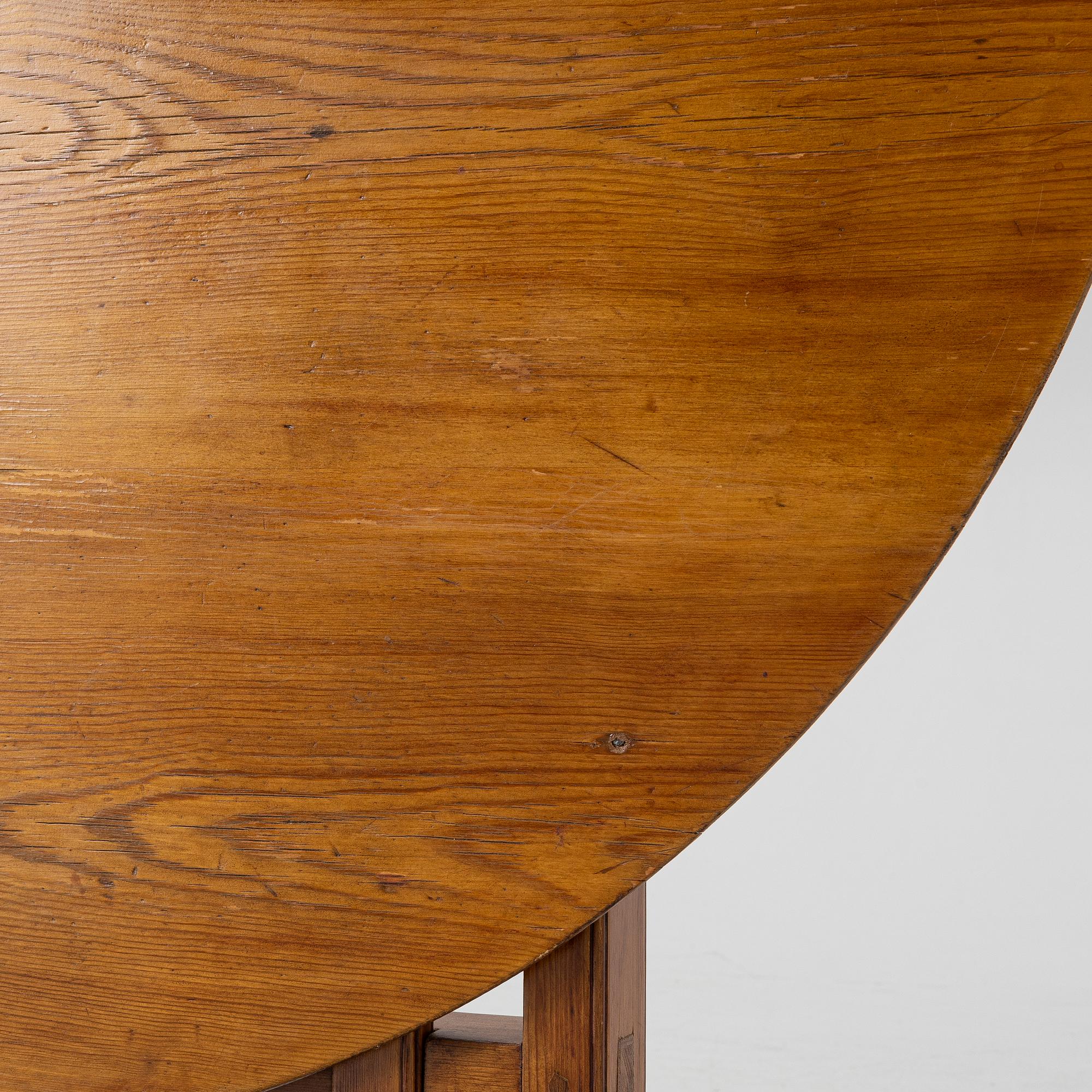 A tilt top table, possibly France, end of the 19th century.