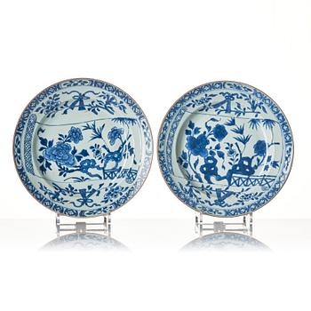 A set of four large blue and white dishes, Qing dynasty, Kangxi (1662-1722).