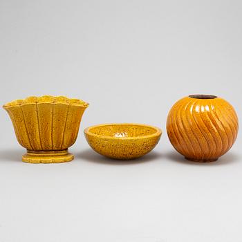 GUNNAR NYLUND, Two 'Chamotte' vases and a bowl, from Rörstrand, second half of the 20th century.