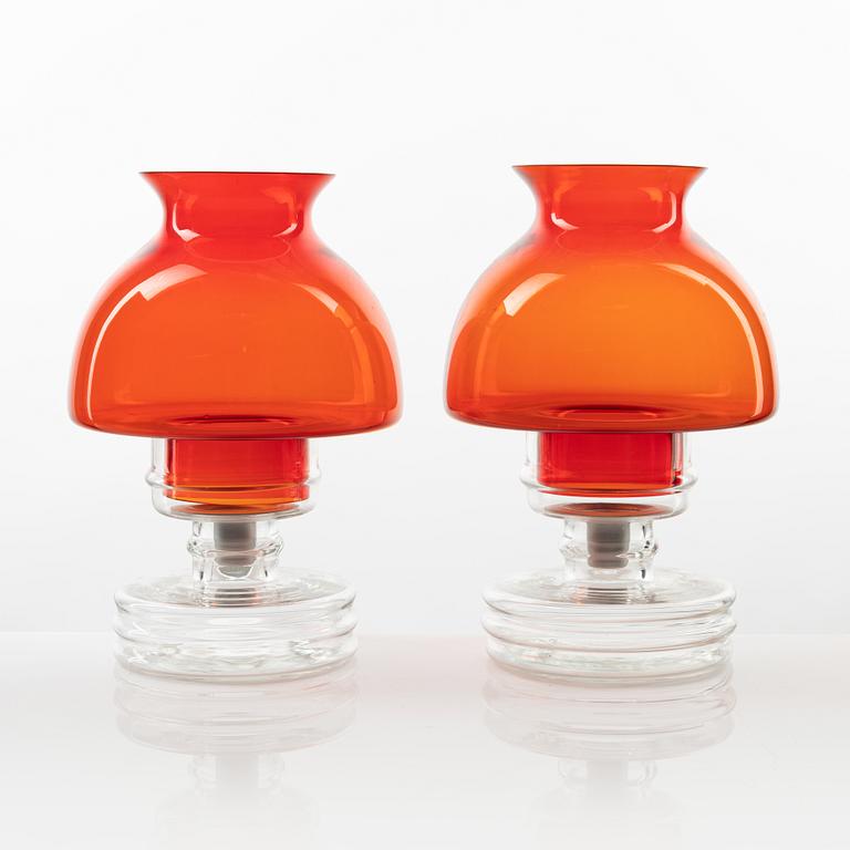 Nanny Still, ljuslyktor, ett par, "Apollo", Riihimäen Lasi, 1970-76.