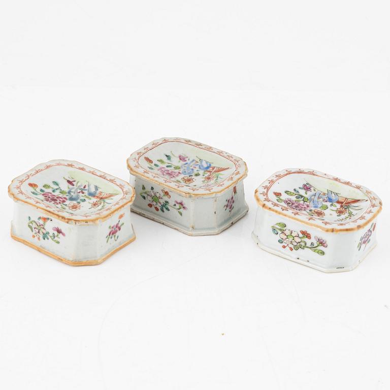 A set of three famille rose salts, Qing dynasty, Qianlong (1736-95).