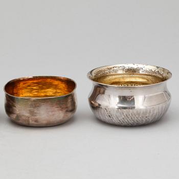 SKÅLAR, 4 stycken, silver, bland annat Rey Urban Stockholm 2002. Total vikt ca 655 gram.