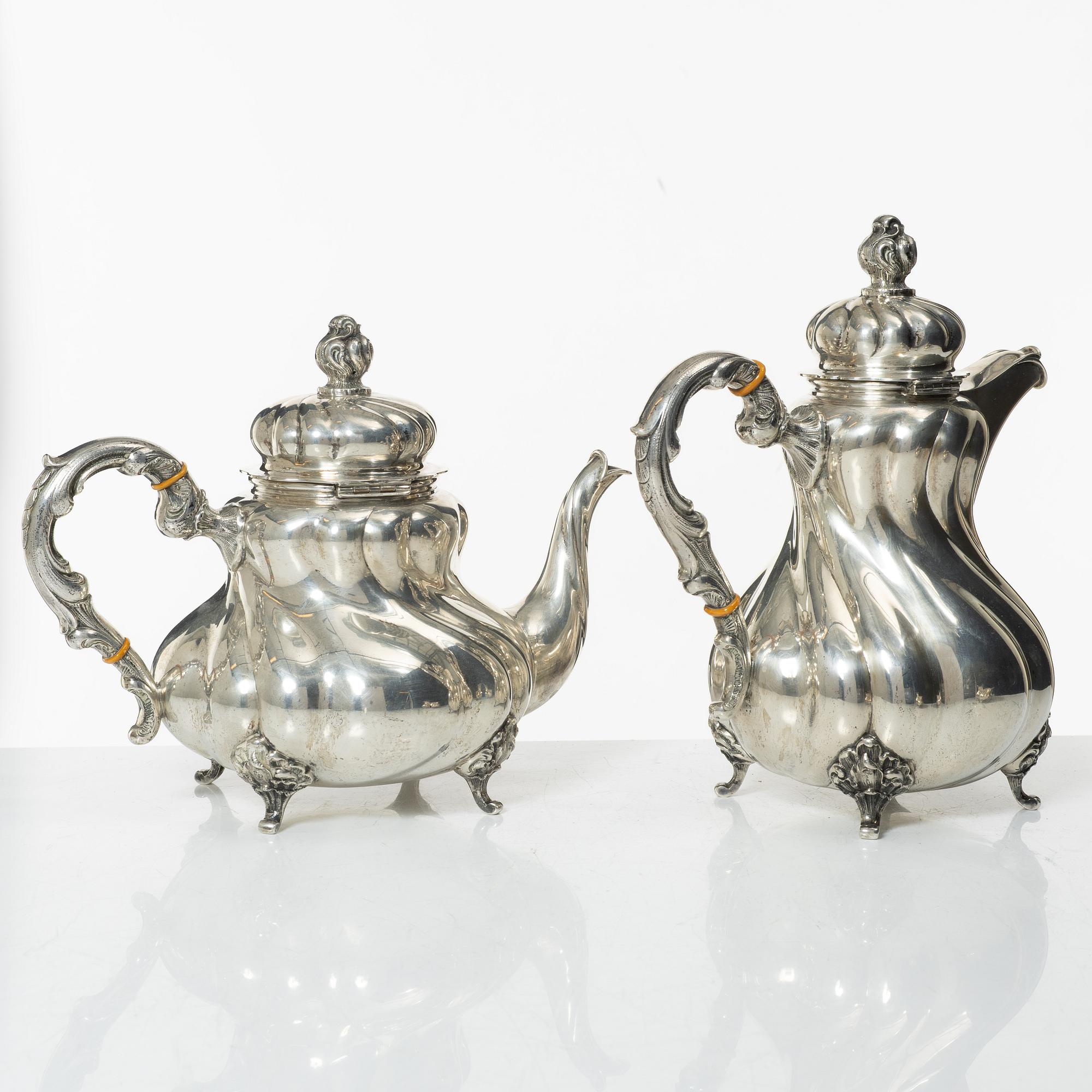 A 4-piece silver coffee and tea service, marks of Schnauffer, Germany, first half of the 20th Century.