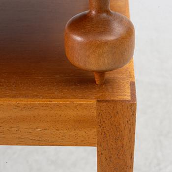 Josef Frank, display cabinet, model 2077, Svenskt Tenn.