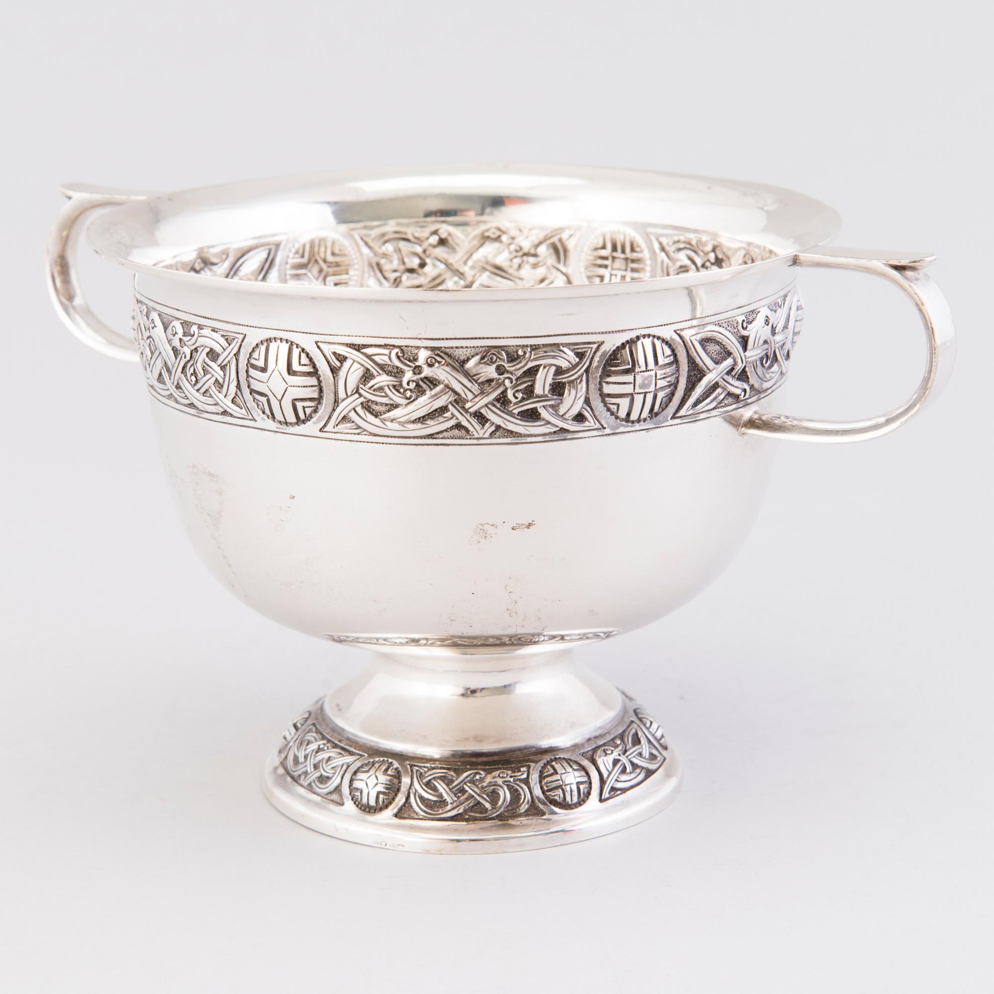 A footed silver bowl, mark of Edmond Johnson, E. Johnson Ltd, Dublin Ireland 1913.