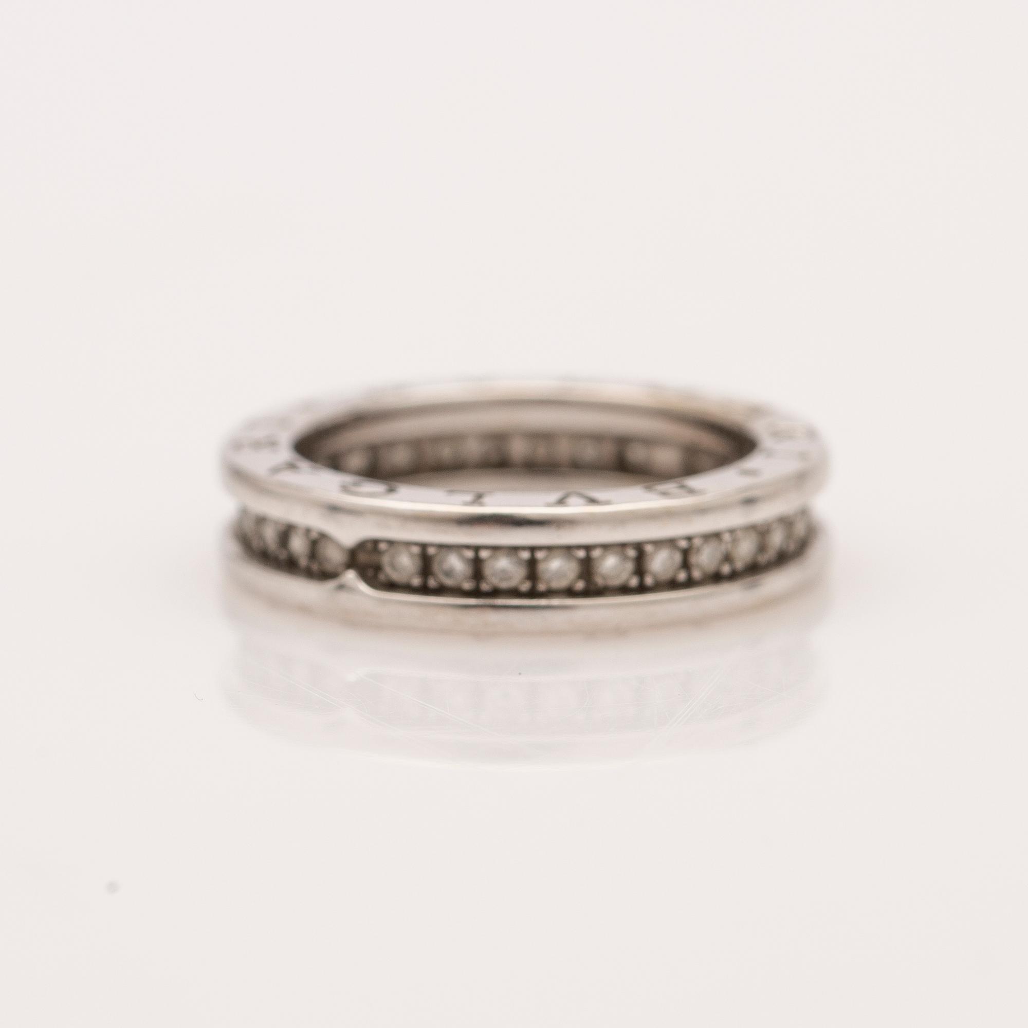 Bulgari, ring, 18K white gold with brilliant-cut diamonds.