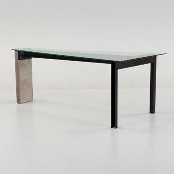 A 'Concrete' table by Jonas Bohlin for Källemo, end of the 20th Century.