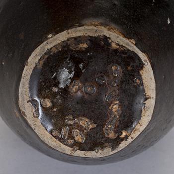 VAS / FLASKA, lergods, möjligen Song/Yuandynastin (960-1368).