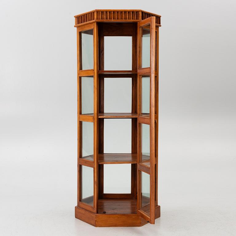 Display cabinet, 20th century.