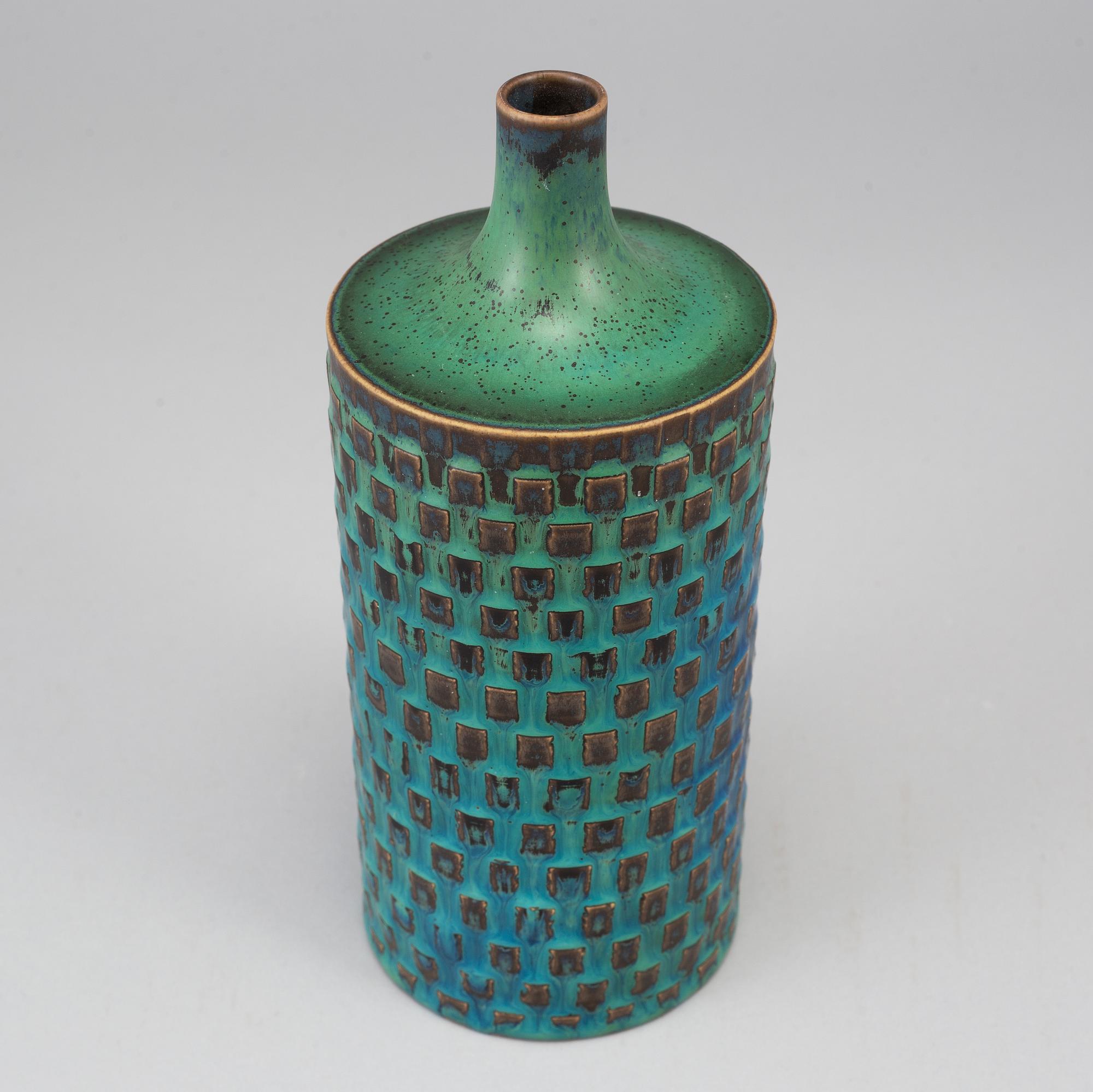STIG LINDBERG, a stoneware vase, Gustavsberg studio, Sweden 1958-59.
