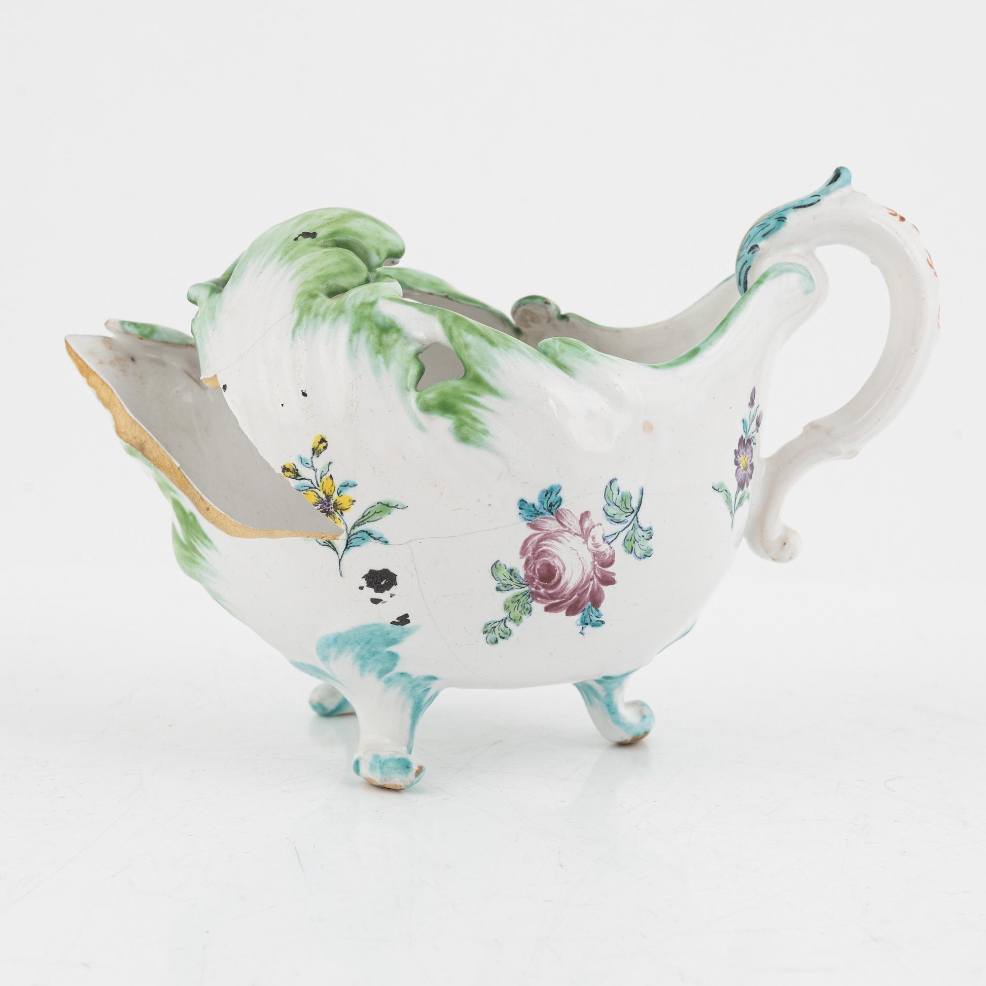 Rörstrand, a faience gravy pot, Sweden, 1760's.