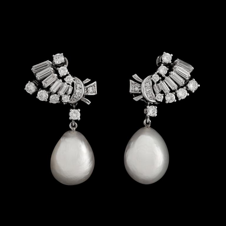 A pair of natural pearl and diamond earrings, tot. app. 1.80 cts.