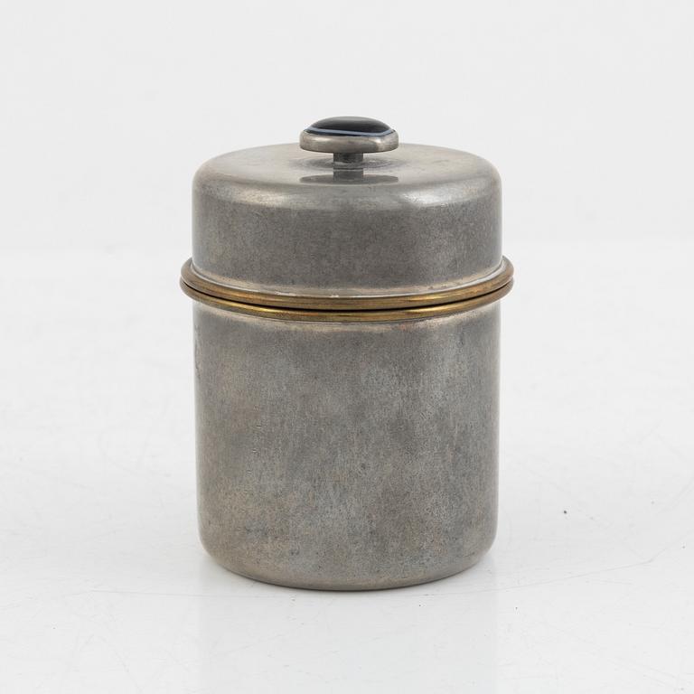 Estrid Ericson & Nils Fougstedt, a pewter lidded jar, Firma Svenskt Tenn, model "A 1485", Stockholm 1959.