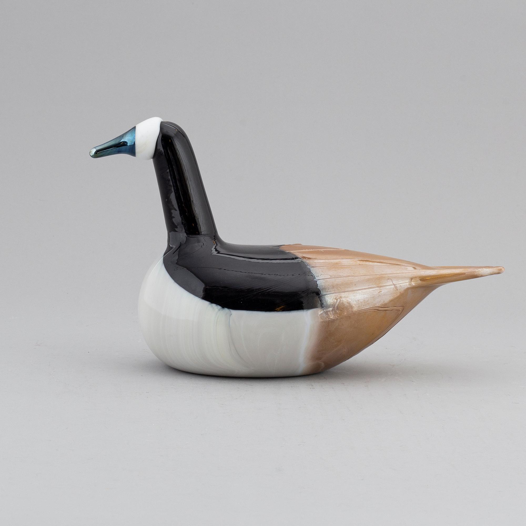 OIVA TOIKKA, glass sculpture, "Valkoposkihanhi", Nuutajärvi Notsjö Pro Arte, Iittala, signed, edition 395/2000.