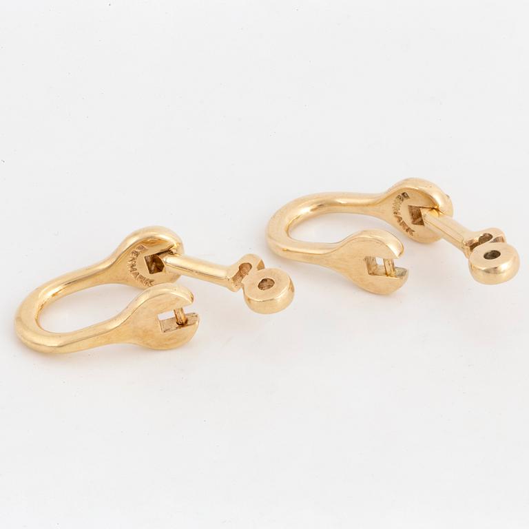 OLE LYNGGAARD, 14k gold cufflinks.