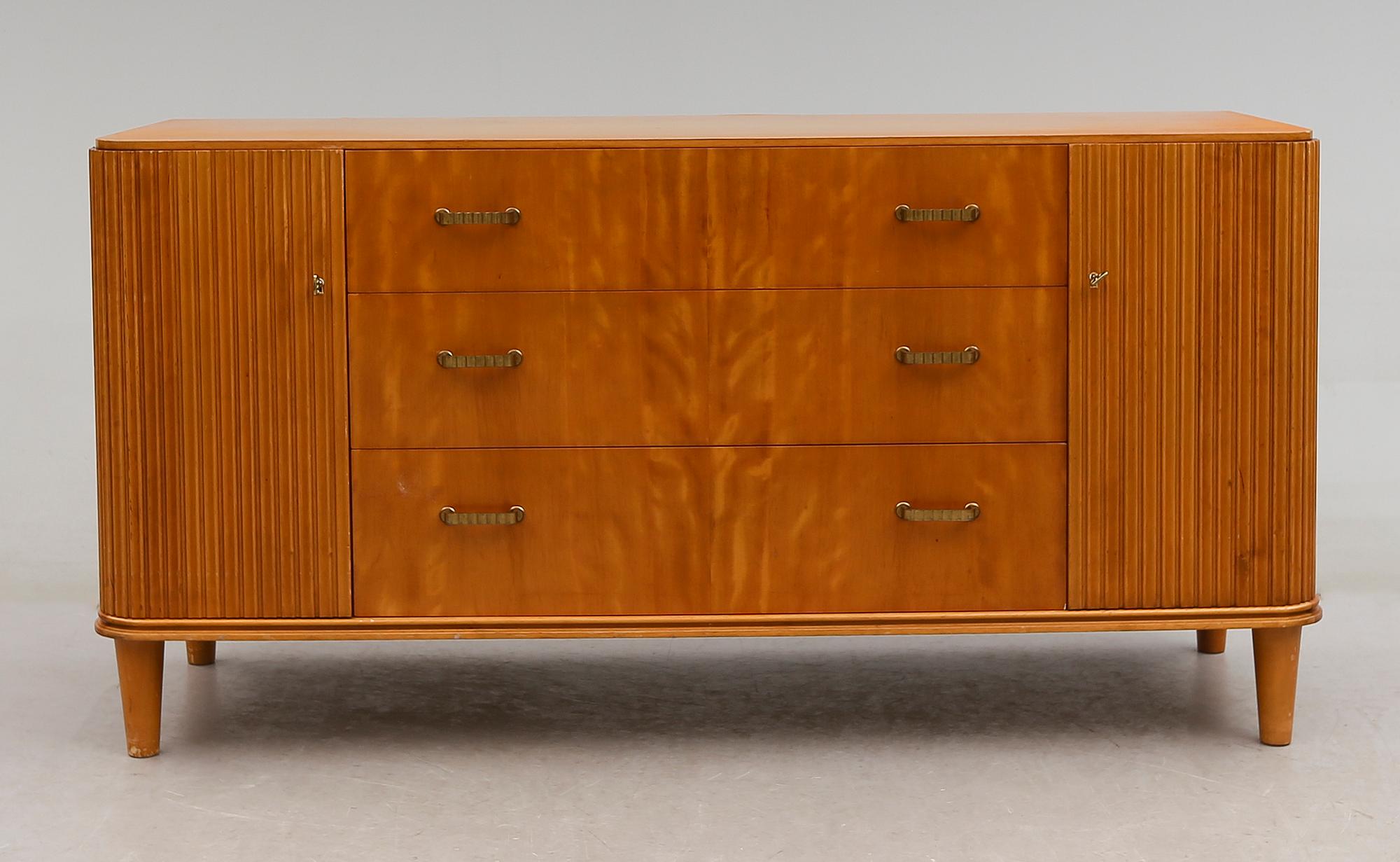 SIDEBOARD, 1900-talets första hälft.