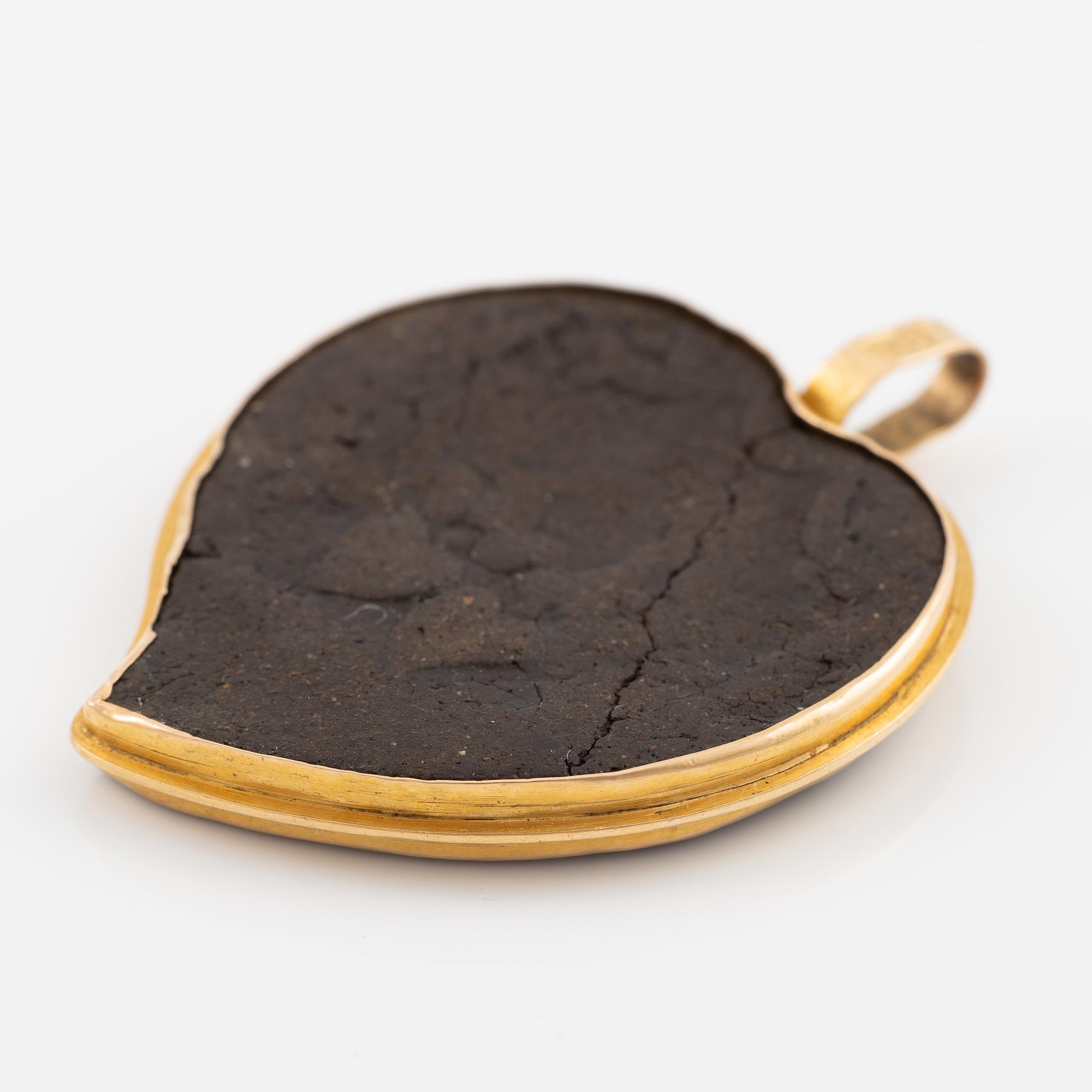 Hänge, antik keramik innefattad i 18K guld, Grand tour souvenir, 1800-tal.