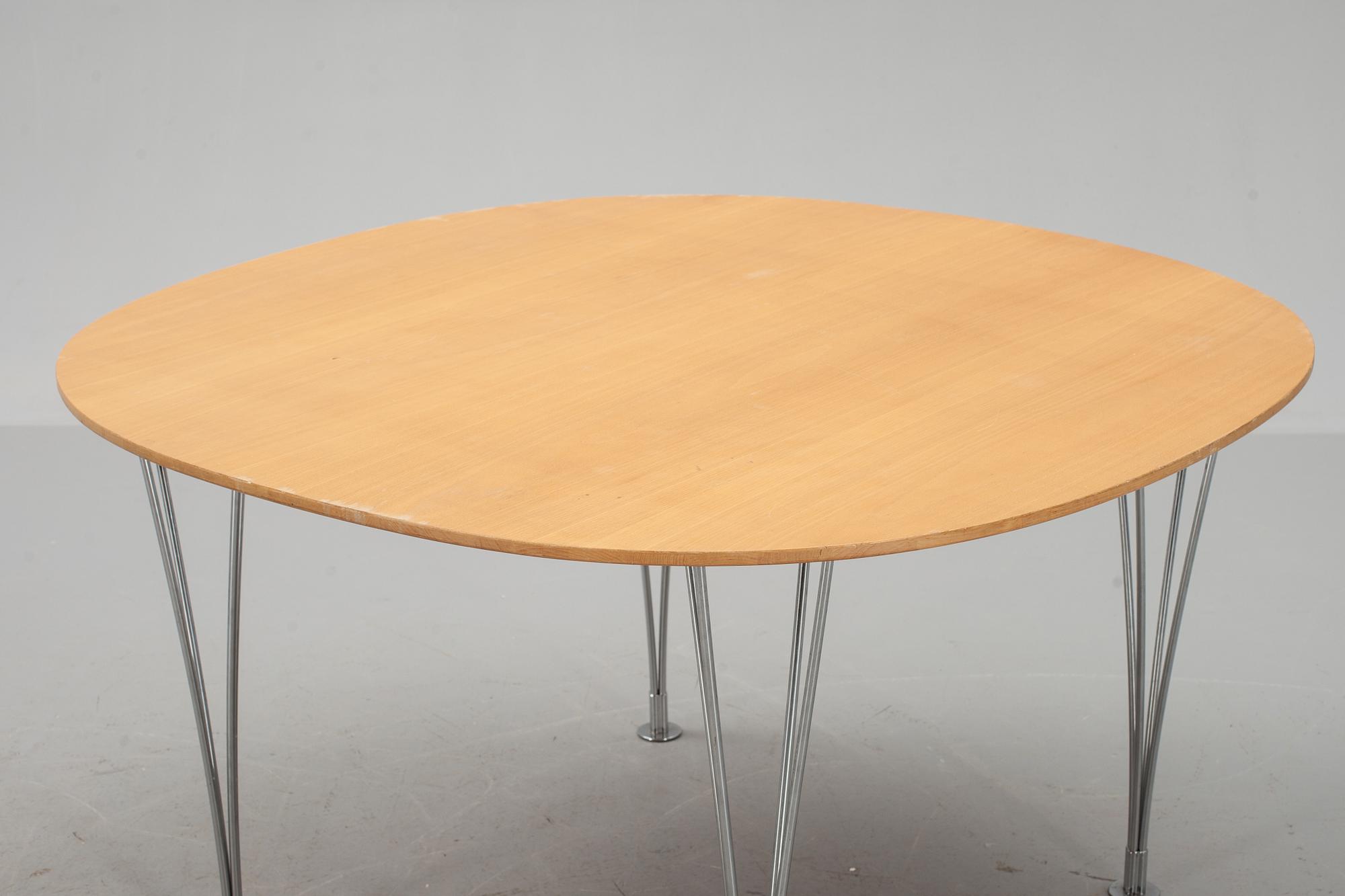 BORD, "Supercirkel", Bruno Mathsson & Piet Hein, Fritz Hansen, etikettmärkt.