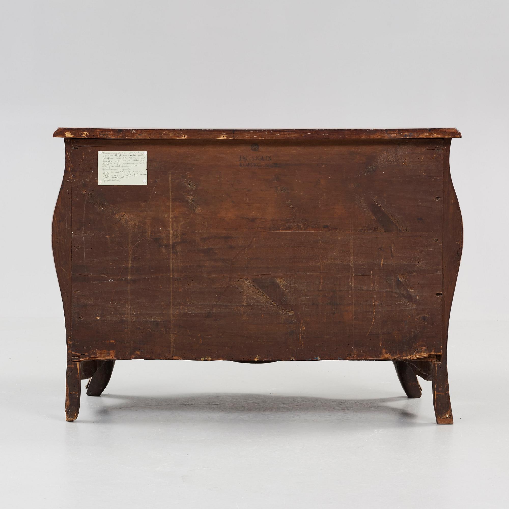 BYRÅ, av Jacob Sjölin (mästare i Köping och Kungsör 1767-1785). Rokoko.