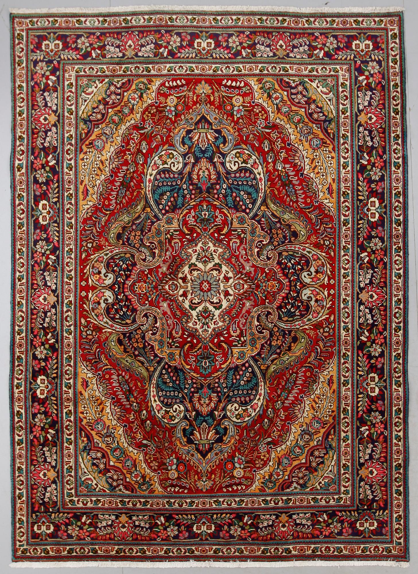 MATTA, Täbriz, ca 294 x 210 cm.