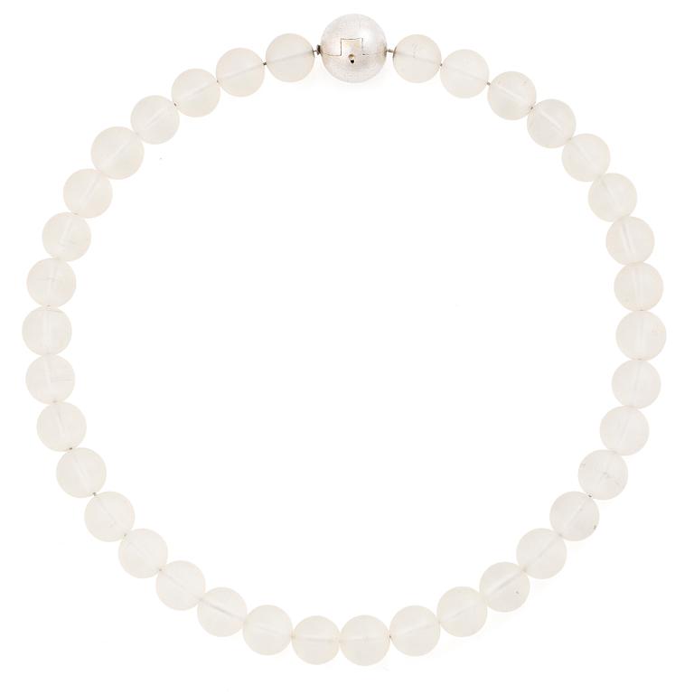 Ole Lynggaard clasp in 18K white gold with five necklaces.