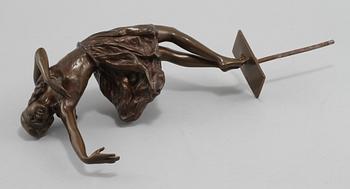 SKULPTUR, patinerad brons, signerad Hella Unger och numrerad 163/131.