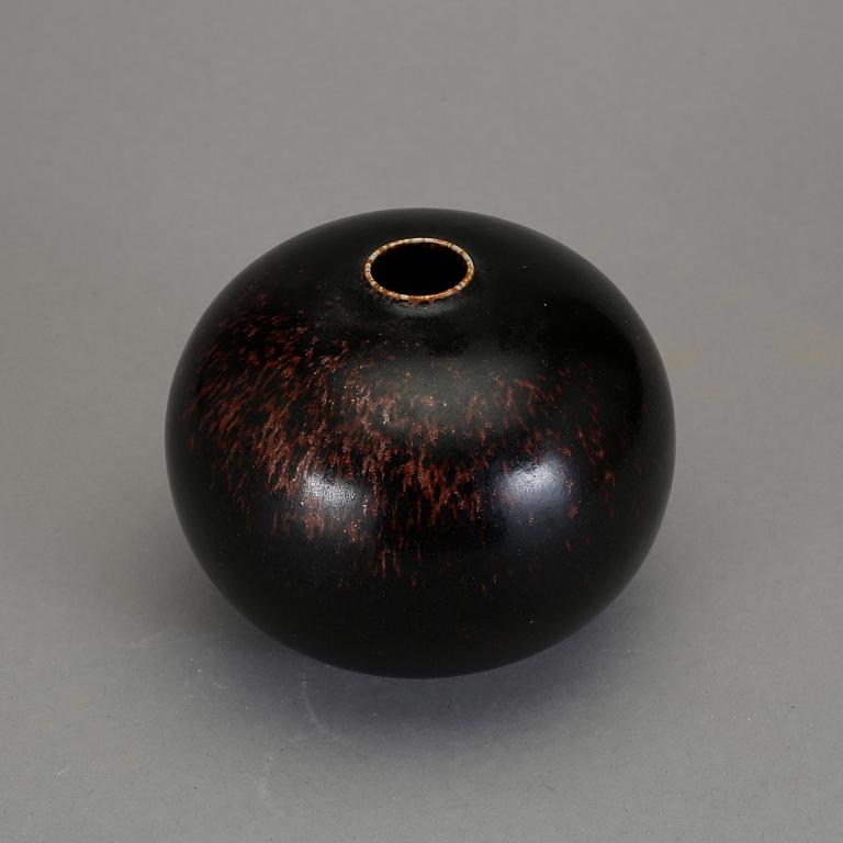 VAS, stengods. Stig Lindberg, Gustavsberg studio, troligen 1970.