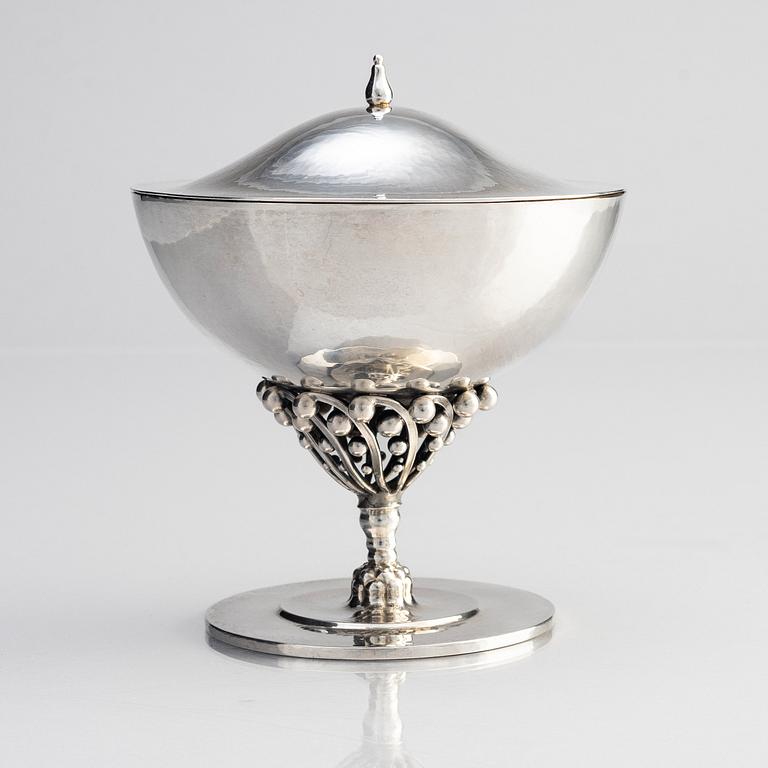 Johan Rohde, skål med lock, sterling silver, Georg Jensen, Köpenhamn 1904-14, design 43.