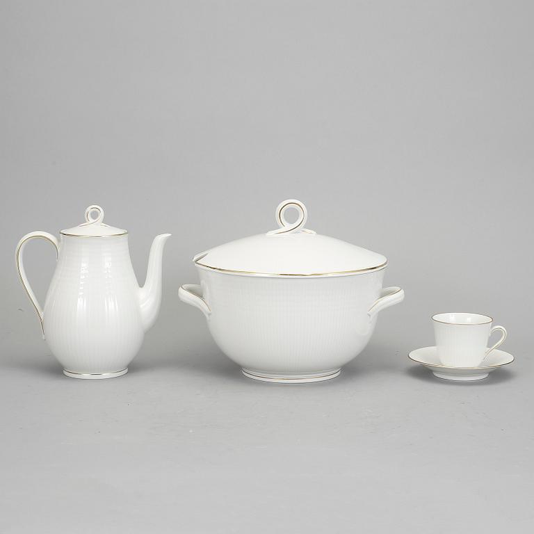 SERVISDELAR, 89 st, "Swedish grace", Louise Adelborg, Rörstrand, 1900-talets andra hälft.