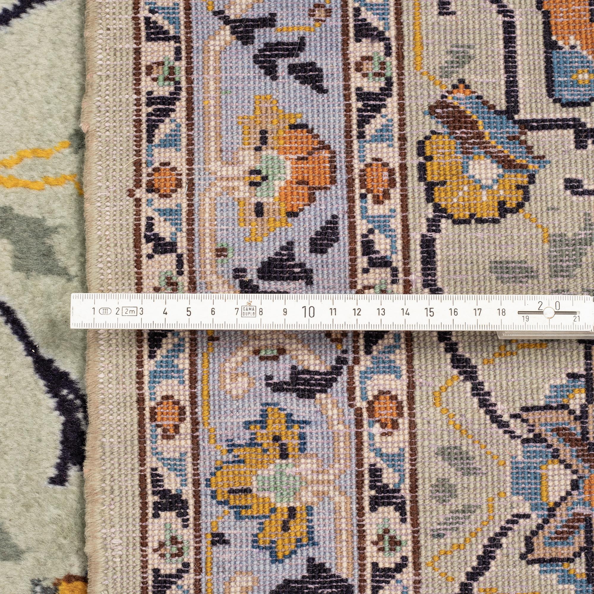 Matto, Kashan, ca 368 x 277 cm.