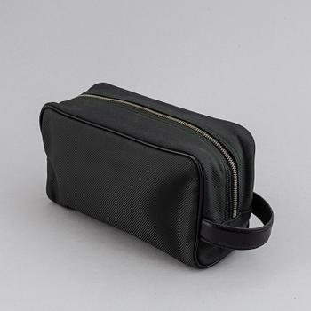 LOUIS VUITTON, 'Parana Toiletry Bag 26'.