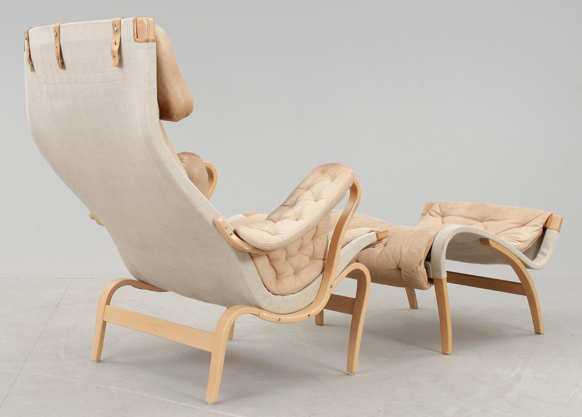 FÅTÖLJ och FOTPALL, ett par, "Pernilla", Bruno Mathsson för DUX.